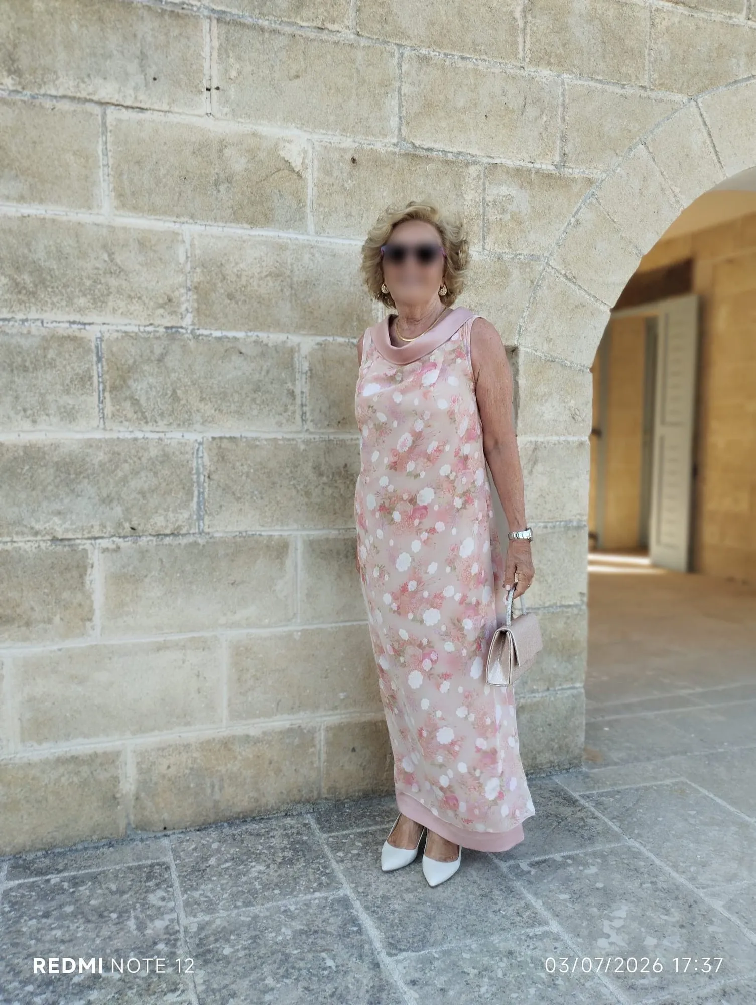 Prova abito madre della sposa da Sartoria Surace, Torino